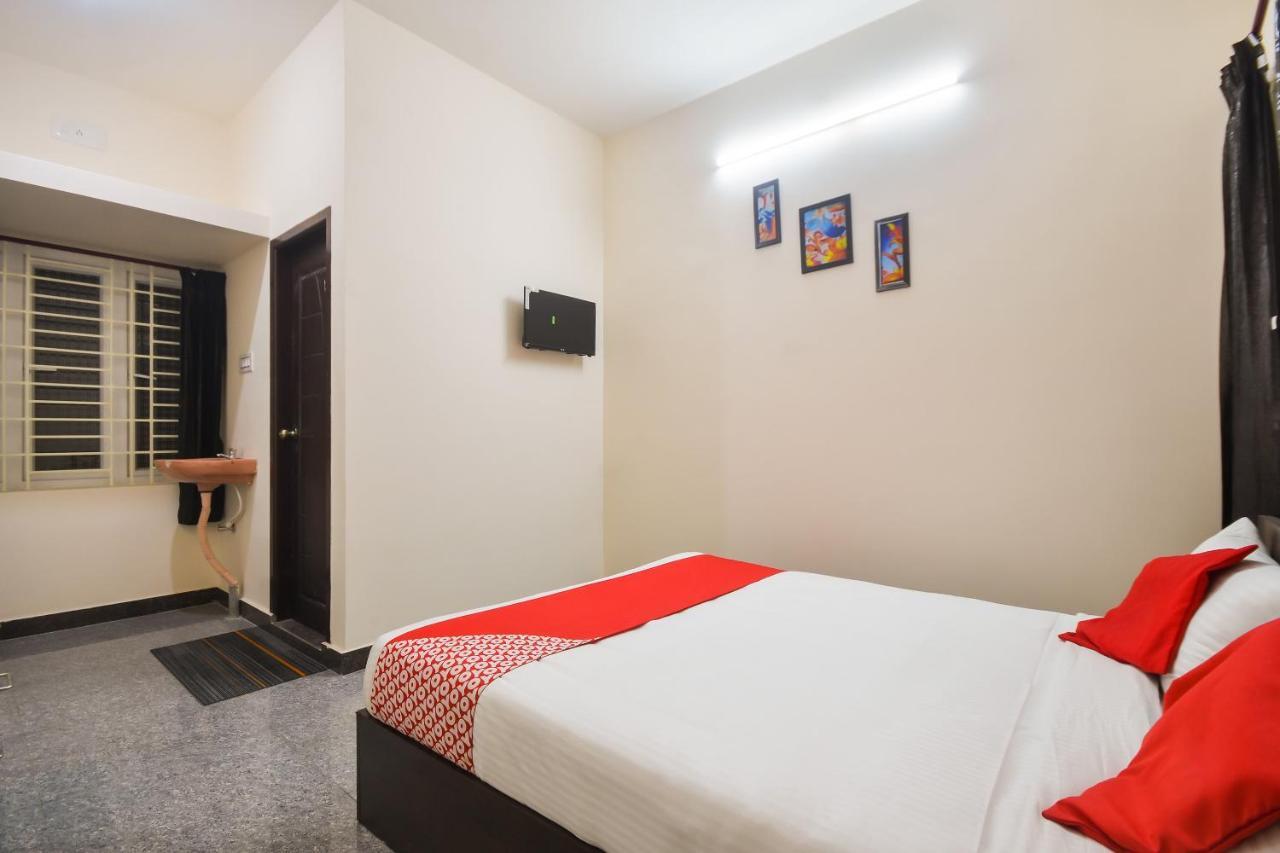 Oyo 70250 Royal Residency Hotell Nāmakkal Exteriör bild