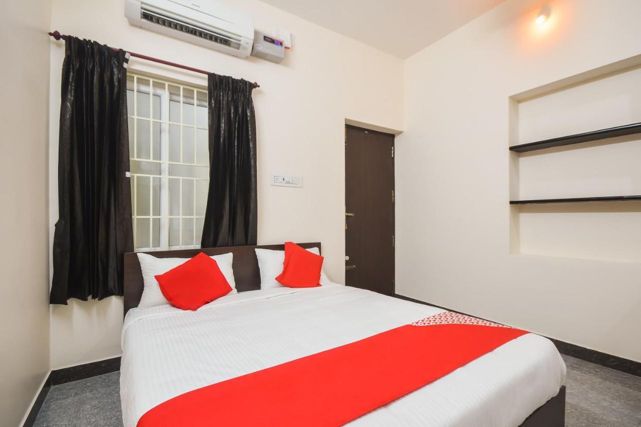 Oyo 70250 Royal Residency Hotell Nāmakkal Exteriör bild